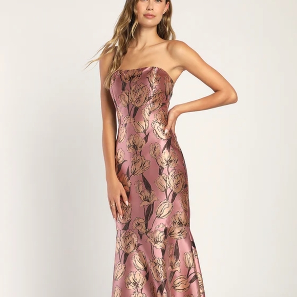 Elegant Pink Floral Maxi Dress - Picture 2 of 8